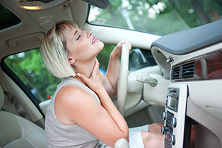 Kvinde ved Auto Air Condition anlæg